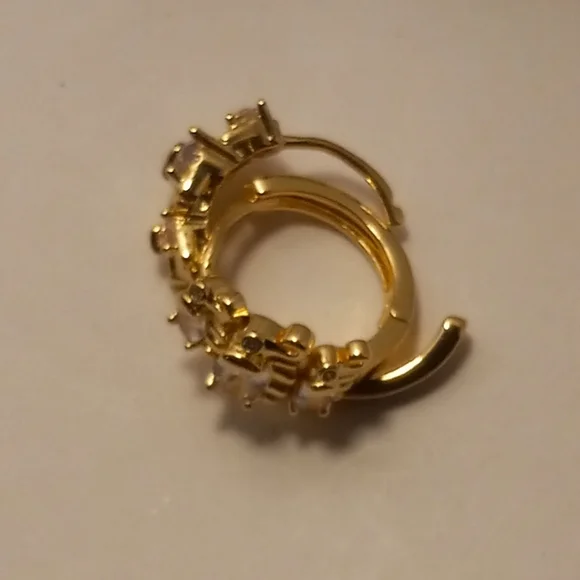 Hope Drop Earring Elephant With Zircon Gold Layered/Oro Laminado NWOT - Picture 8 of 15